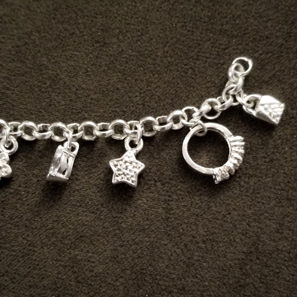 VINTAGE SILVERTONE 13 CHARM BRACELET - 7 1/4" - FUN!! - Picture 5 of 6